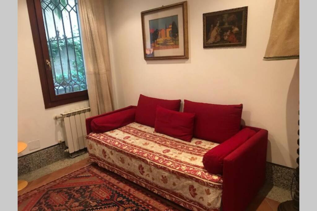 Appartamento Tipico Con Corte Privata Venesia Bagian luar foto