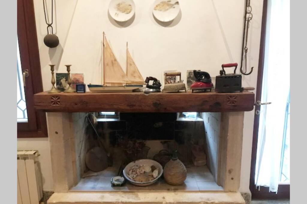 Appartamento Tipico Con Corte Privata Venesia Bagian luar foto