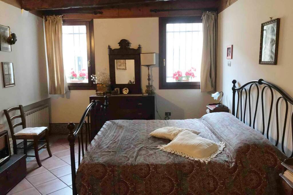 Appartamento Tipico Con Corte Privata Venesia Bagian luar foto
