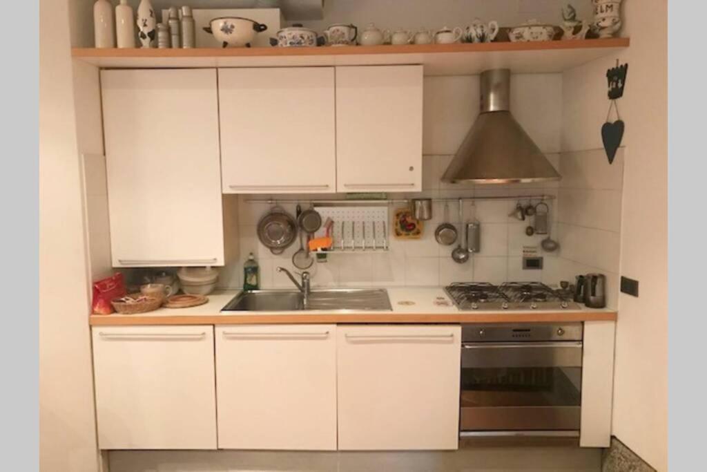 Appartamento Tipico Con Corte Privata Venesia Bagian luar foto